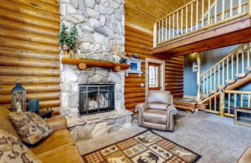 Harbor Village House | Cabin Overlooking The Harbor