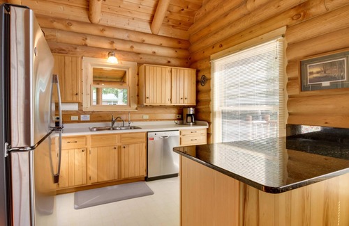 Ely Cabin | Cabin paradise on Rice Bay with Dock access + Recreation Room