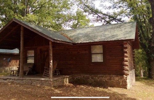 Newnata Cabin | Cabin rentals in Fifty Six, AR. Two miles from Blanchard springs and Gunner Pool