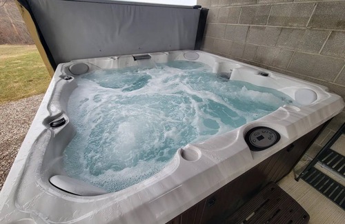 Wilkesville Cabin | Cabin Retreat at Whitetail Run