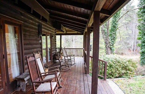 Millers Creek Cabin | Cabin retreat in the heart of the Blue Ridge Mountains