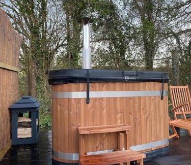 Chepstow House | Cabin Retreat near Chepstow Sleeps 2 with Hot Tub