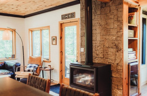 Grand Marais Cabin | Cabin retreat nestled in the woods above Lake Superior. Close to GM AND Lutsen.