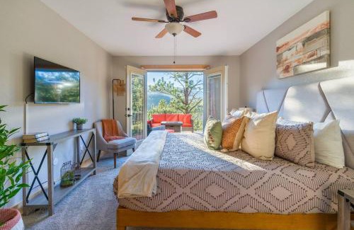 Bailey House | Cabin Retreat W Hot Tub & Fireplace