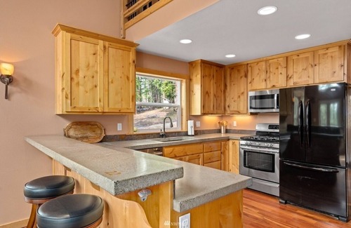 Leavenworth Cabin | Cabin retreat with full deck in Plain, WA