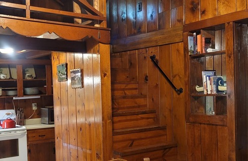 Free Soil Cabin | CABIN sleeps 6 Perfect location between Manistee & Ludington