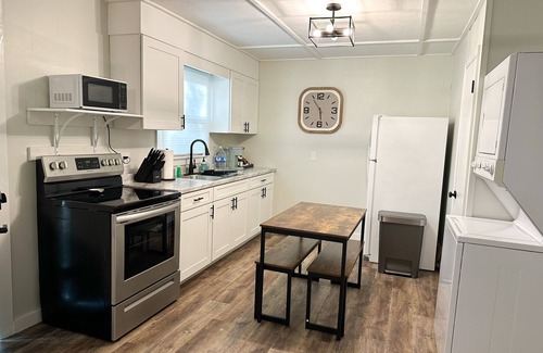 Smithville Cabin | Cabin @ the MarinanLess than 1 Mile to FishLipz & Pates Ford Marina
