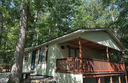 Smithville Cabin | Cabin @ the MarinanLess than 1 Mile to FishLipz & Pates Ford Marina