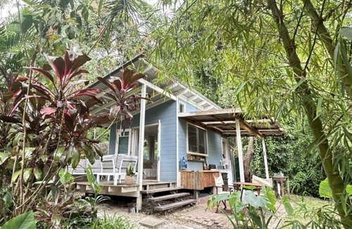 Currumbin Valley Cabin | Cabin the Near the Sea