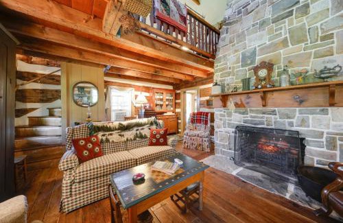 Pine Grove Mills House | Cabin Vacation Rental about 8 Mi to Penn State!