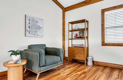 Lake Placid House | Cabin Vibes on Lake June! Jet ski available for rent!