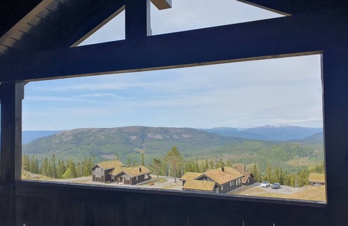 B House | Cabin with fantastic mountain view