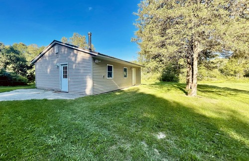 Hesperia Cabin | Cabin with beautiful acreage bordering Manistee National Forest