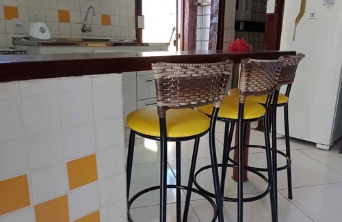 Porto Seguro Cabin | Cabin with kitchen: 500 meters from the beach. With parking and barbecue.