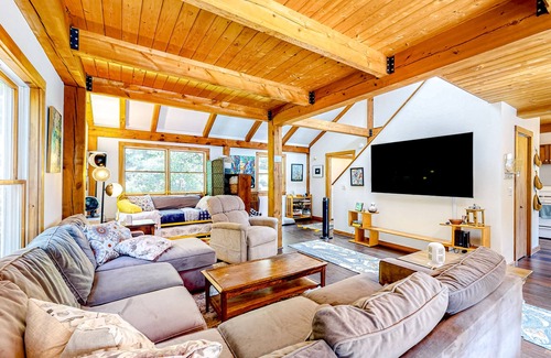 Owls Head Cabin | Cabin with deck, grill & fire table on 10 private acres - near Crescent Beach