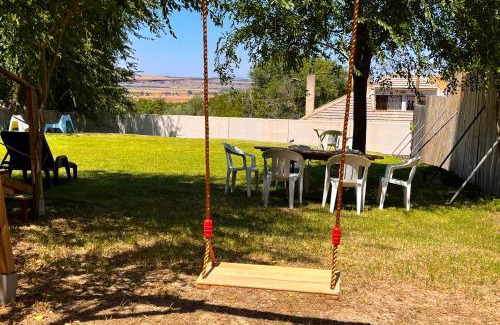 San Martin de la Vega House | Cabin with pool and garden