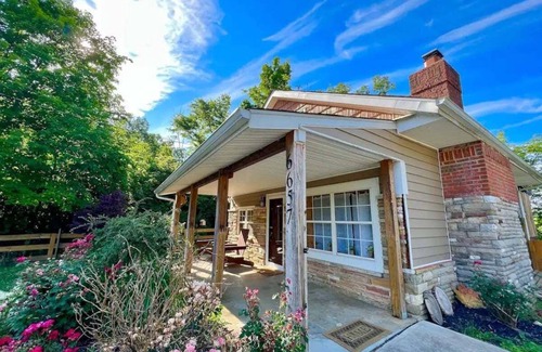 Grove City Cabin | Cabin with hot tub and relaxing views!