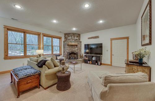 Snowshoe House | Cabin with Hot Tub and WiFi 4 Mi to Snowshoe Resort