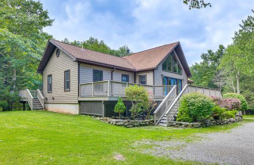 Snowshoe House | Cabin with Hot Tub and WiFi 4 Mi to Snowshoe Resort