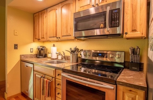 Cherokee Cabin | Cabin with River View located between Cherokee & Bryson City, 5 miles to casino!
