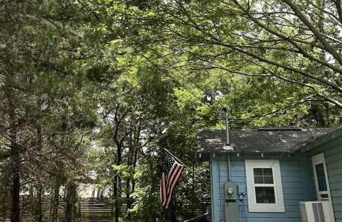 Richwood Cabin | Cabin with Yard, One hour from Galveston