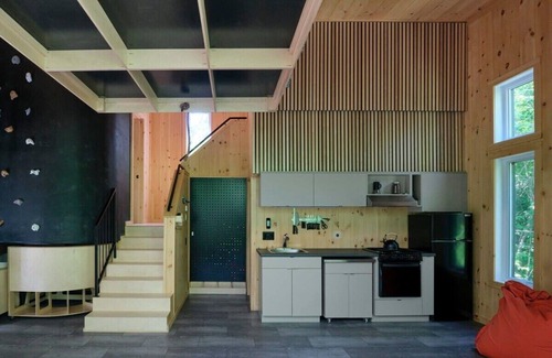 Eastman Cabin | Cabin Zoobox 57 Summa