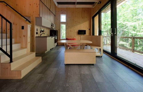 Eastman Cabin | Cabin Zoobox 57 Summa