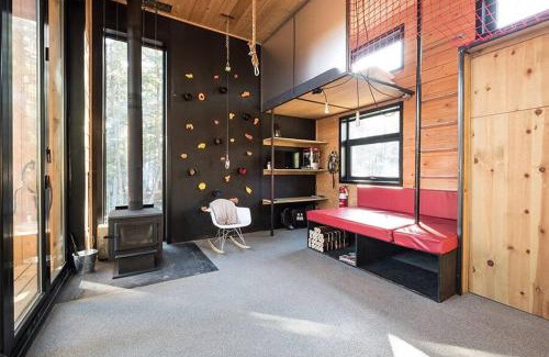 Eastman House | Cabin Zoobox 66