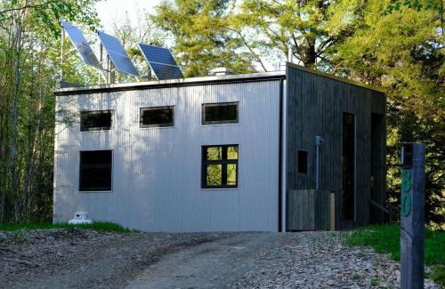 Eastman House | Cabin Zoobox 80
