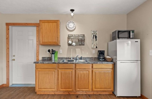 Eckerty House | Cabin2 The Village @ Patoka Lake