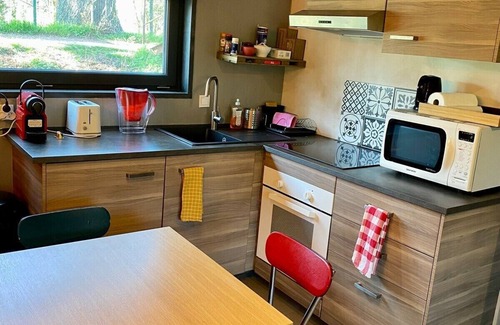 Nouvelle Ville Apartment | Cabine 01, gîte sur l'eau, péniche ma pensée