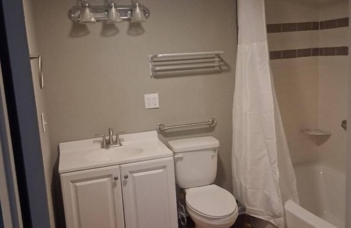 Longmont Hotel | Cabins on Main Longmont