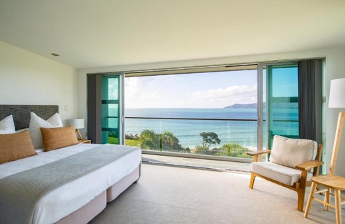 Cable Bay Apartment | Cable Bay Luxury 1 Bedroom Surf Villa
