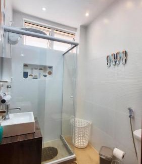 Centro Apartment | Cabo Frio - A uma quadra da Praia do Forte e do Hotel Malibu - a 2 minutos de Bares e Restaurantes da Orla - apto térreo - Wi-Fi