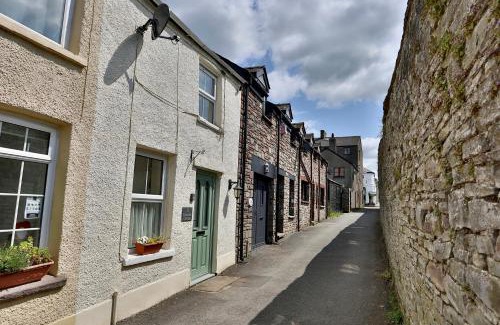 Crickhowell House | Caboodles Cottage