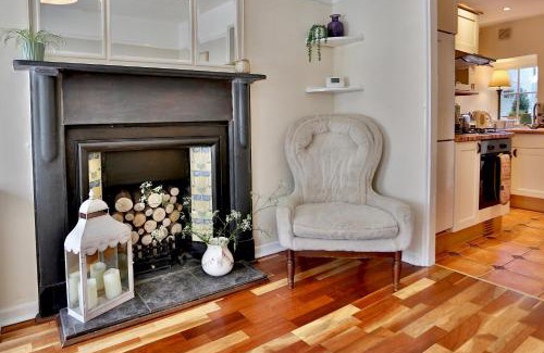 Crickhowell House | Caboodles Cottage