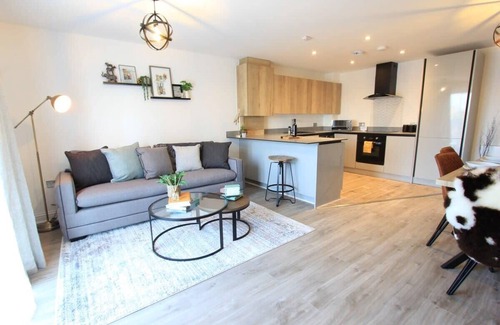 Filton Condo | Cabot Mews Apartment 6 - Hopewell