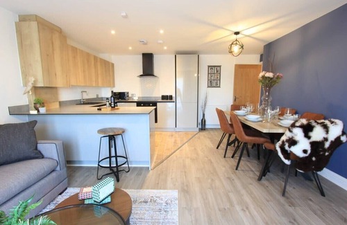 Filton Condo | Cabot Mews Apartment 6 - Hopewell
