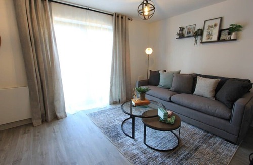 Filton Condo | Cabot Mews Apartment 6 - Hopewell