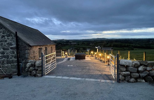 Newry Cottage | Cabra Cottage Luxurious Retreat.