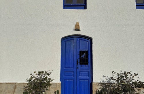 Lubrin House | Cactus & Almonds Beautiful holiday hideaway