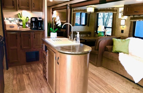 Pedernales Bend House | Cactus Camper is close to the water with lake views