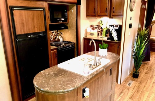 Pedernales Bend House | Cactus Camper is close to the water with lake views