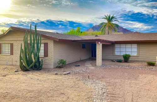 Paradise Valley House | Cactus Cove