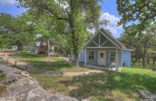 Fredericksburg House | Cactus Flower Peaceful Hill Country Escape!