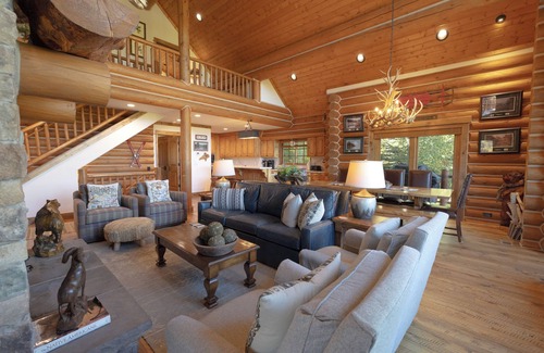 Victor House | Caddis Cabin Western Style Teton Springs Home in Victor, ID w/A/C & Hot Tub
