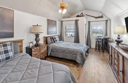 Oil City House | Caddo Lake Cabin, Wyldewood, With Kayaks