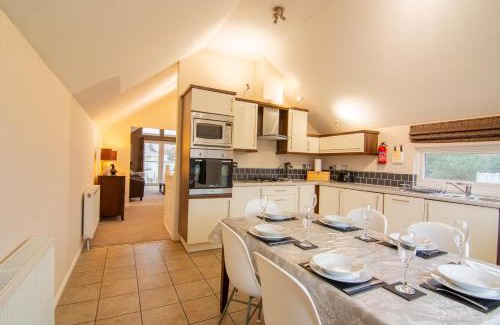 Wisbech House | Caddy Lodge
