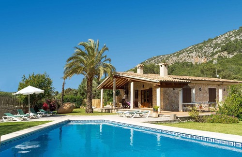 Crestatx Villa | CADELL PETIT. Charming house a short drive away from Pollensa