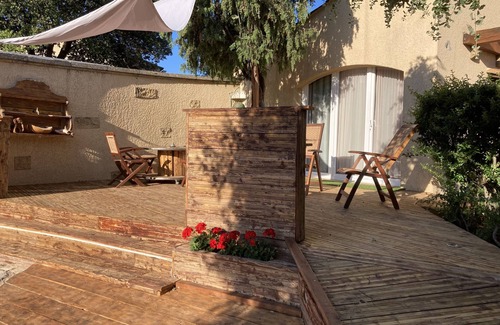 Vers-Pont-du-Gard Apartment | Cades' lair